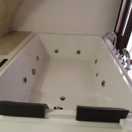 Mastropaolo42 Luxury Couette-café